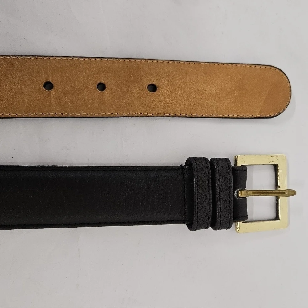 Coach Belt in Cowhide Leather and Solid Brass in Black and Gold Size 32